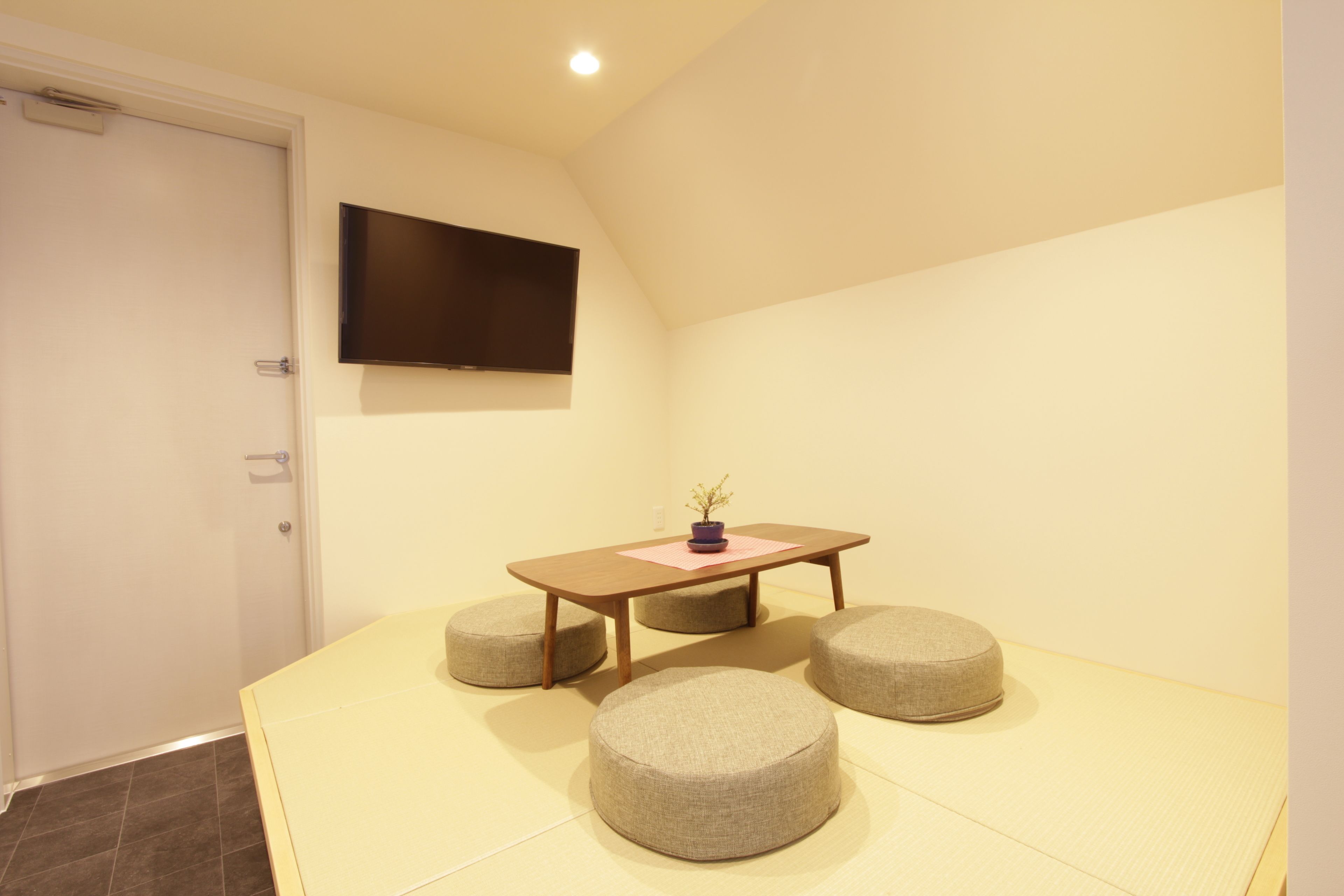 standard quadruple room 301 | in-room safe, free wifi, bed sheets