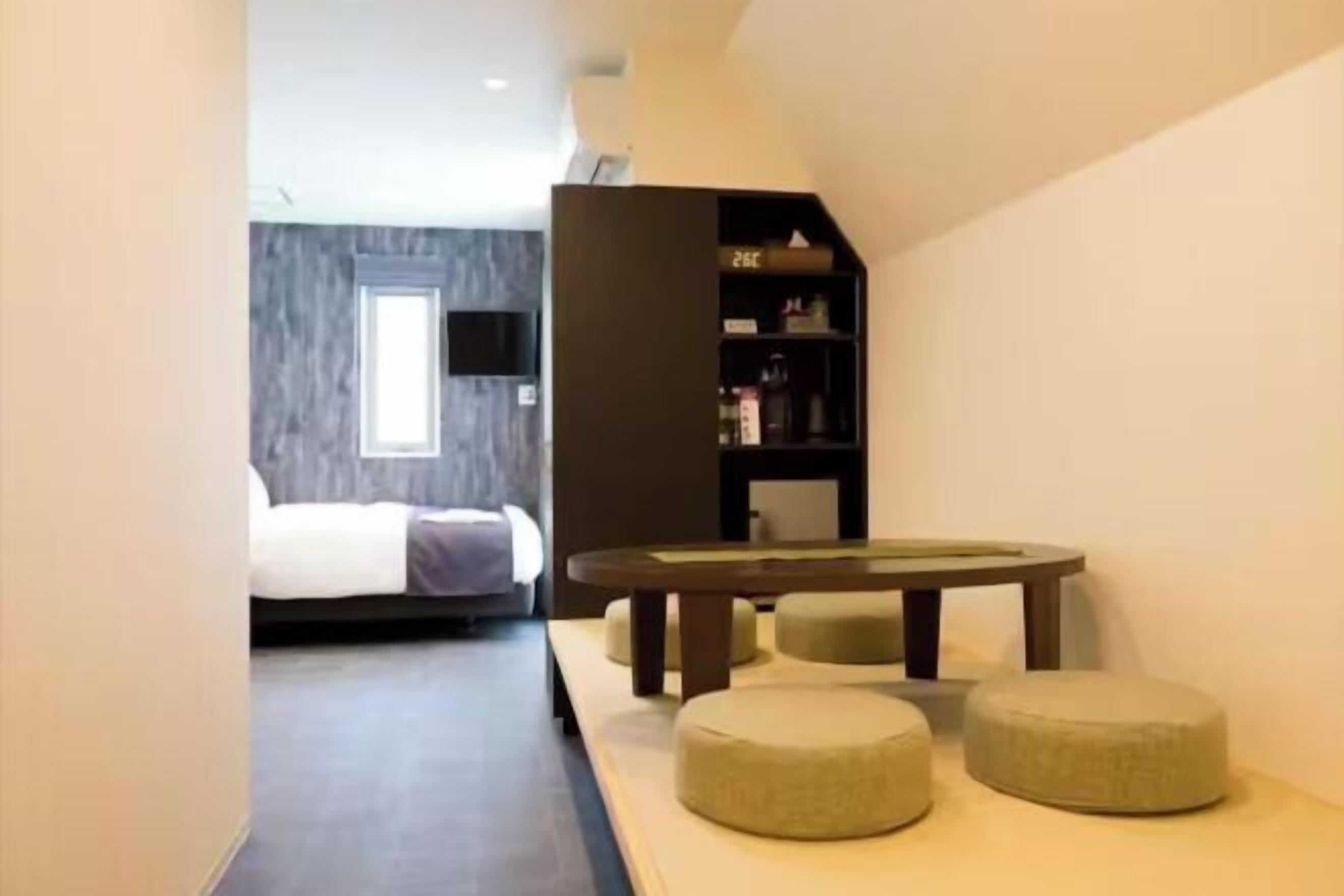 In-room safe, free WiFi, bed sheets