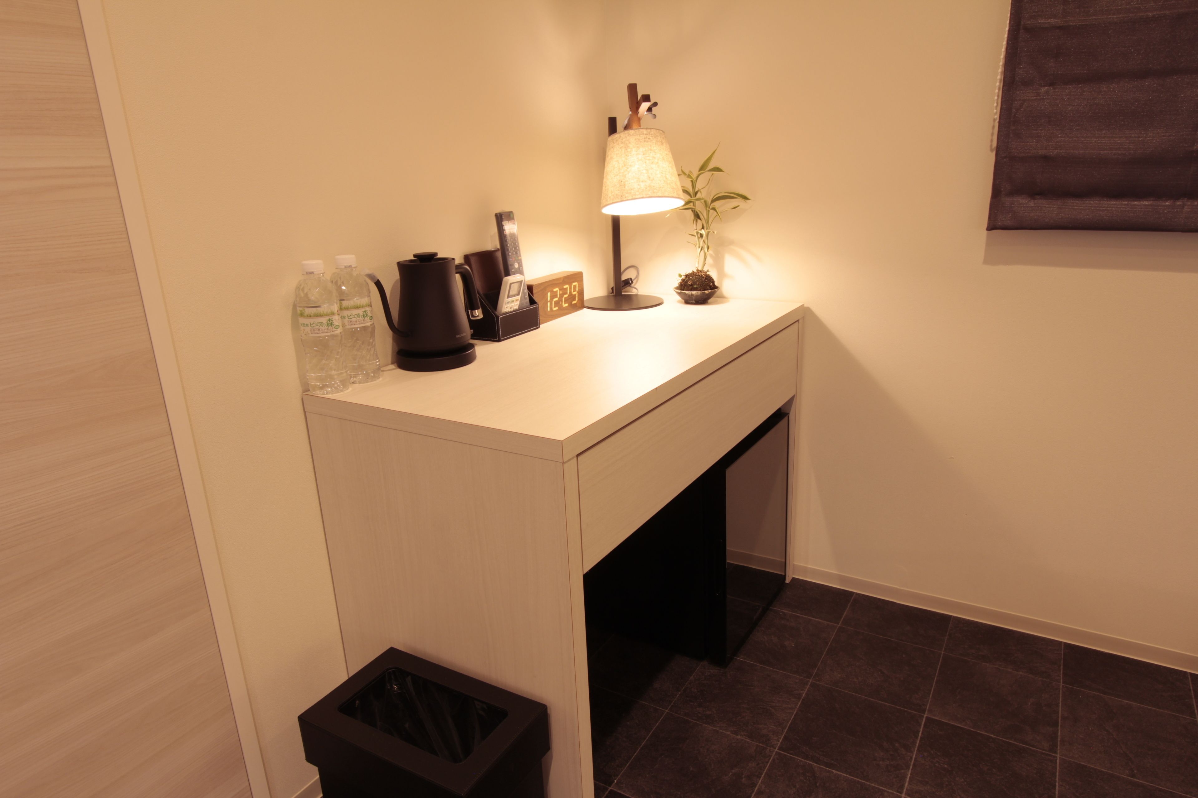 superior family room 102 | in-room safe, free wifi, bed sheets