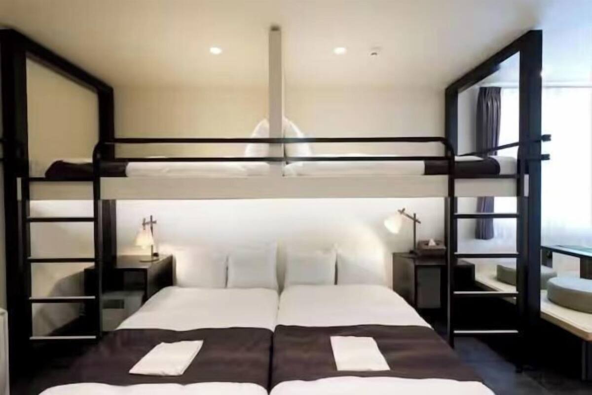 In-room safe, WiFi (free), bed sheets