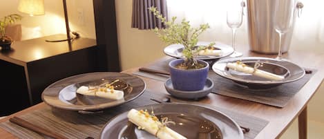 Superior Family Room 102 | In-room safe, free WiFi, bed sheets