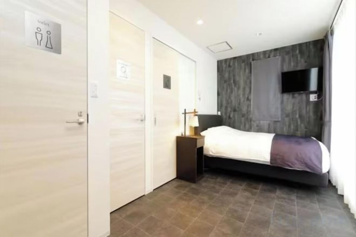 Caja de seguridad en la habitación, wifi gratis y ropa de cama 