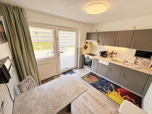 Kühlschrank, Mikrowelle, Ofen, Geschirrspüler