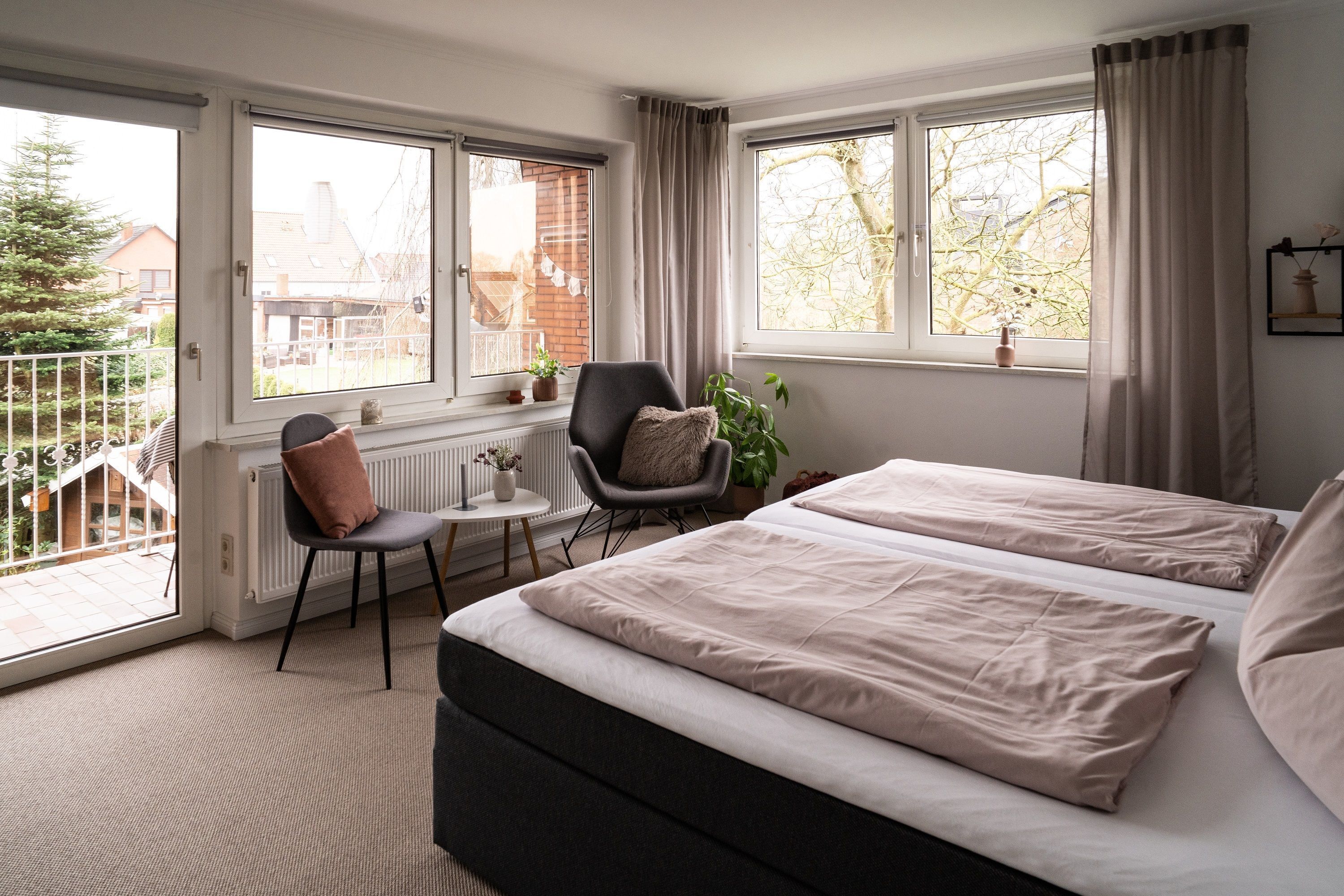 3 bedrooms, iron/ironing board, travel cot, WiFi