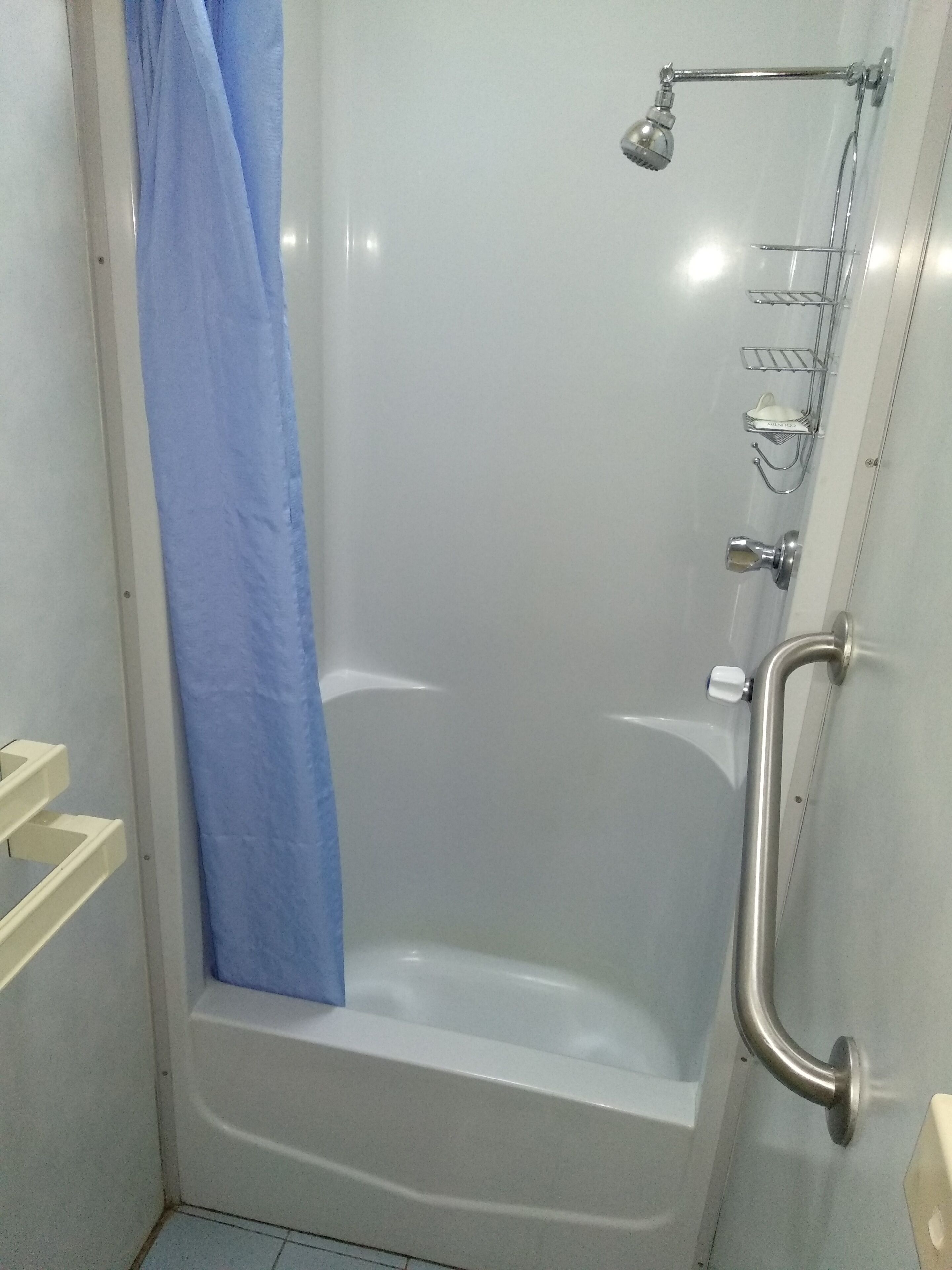 Family Unit, Multiple Beds | Bathroom | Shower, soap