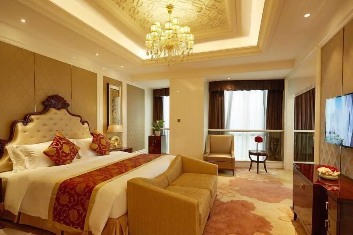 1 bedroom, minibar, in-room safe, desk