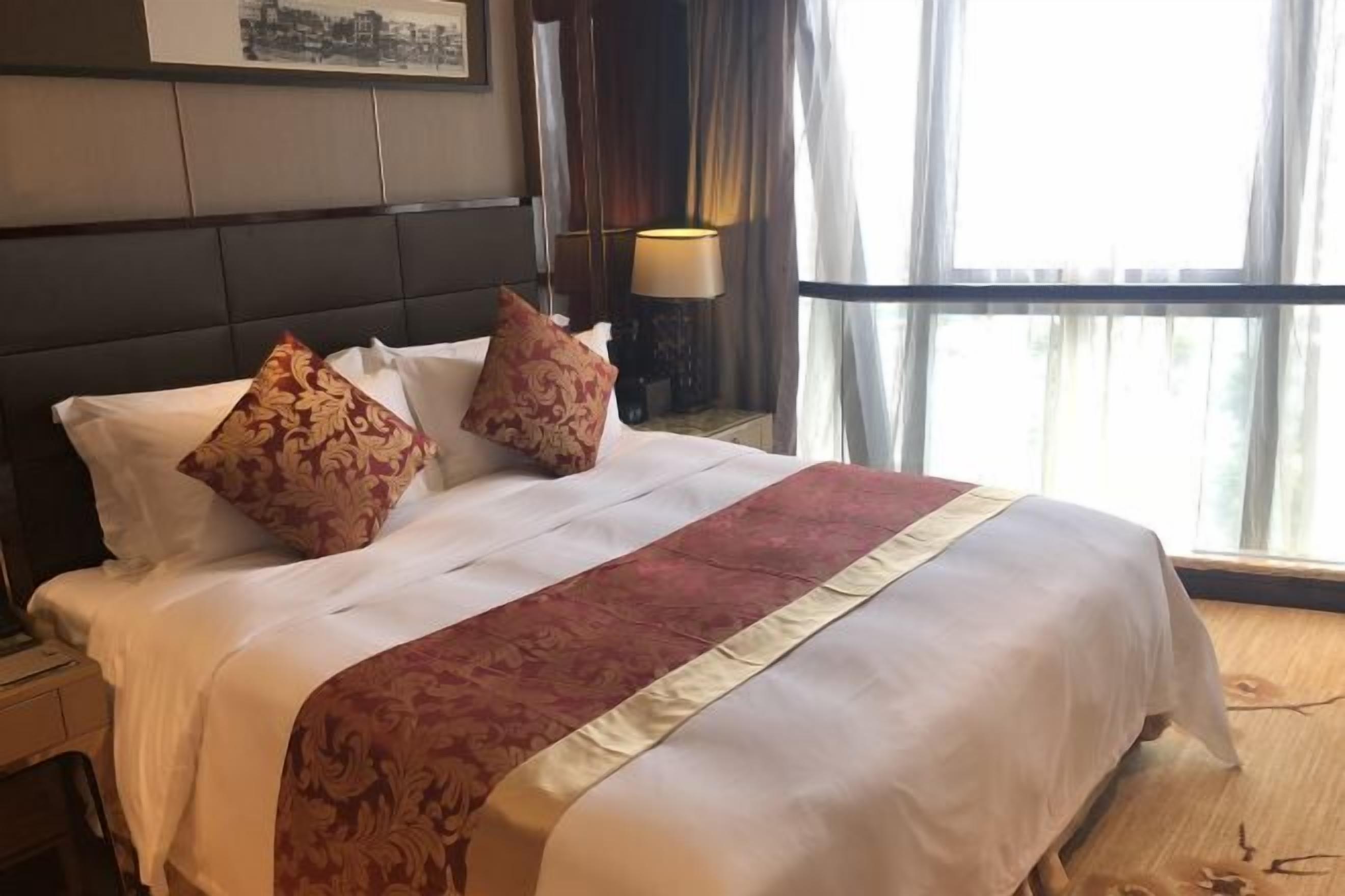 Minibar, in-room safe, desk, blackout curtains