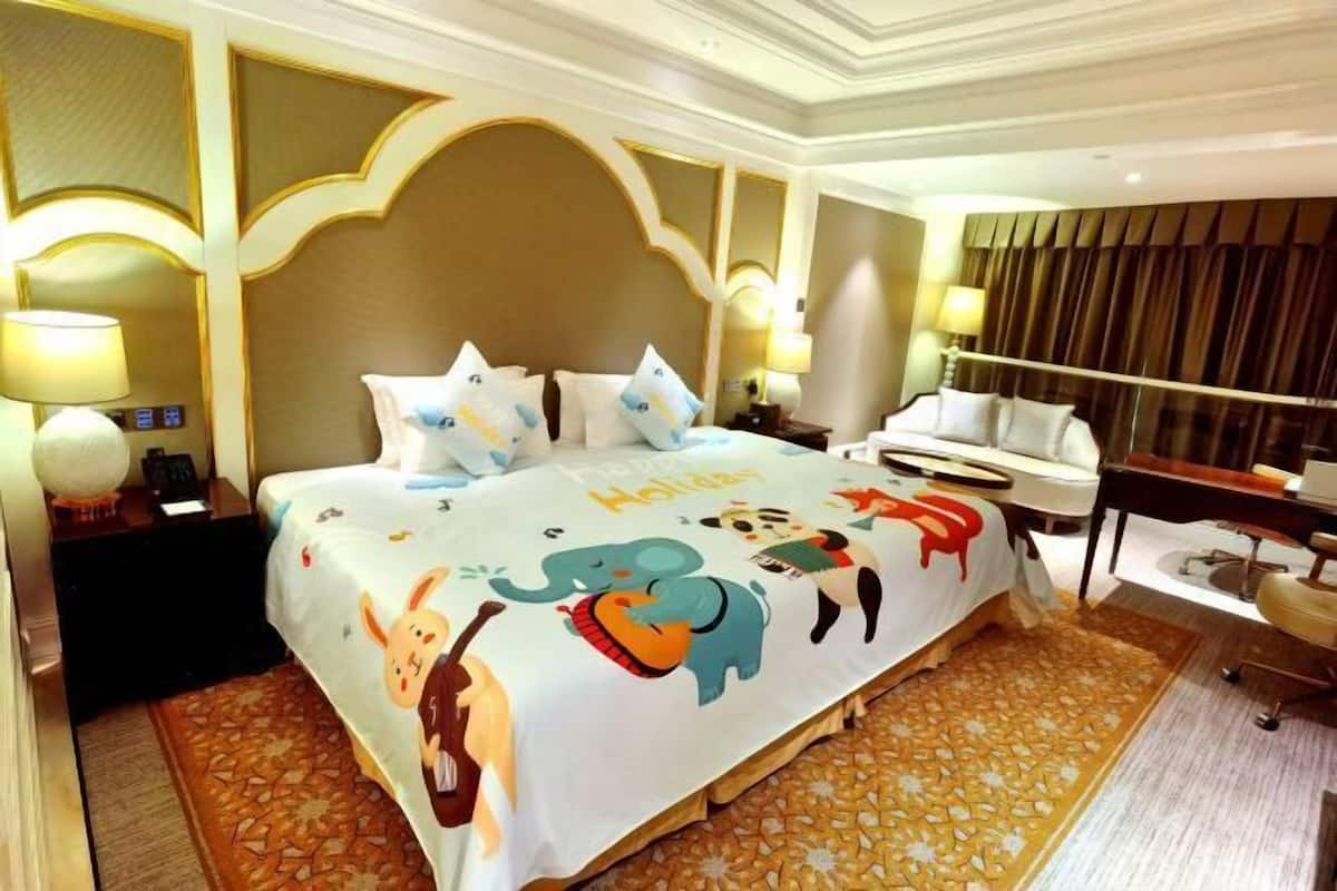 1 bedroom, minibar, in-room safe, desk