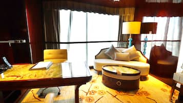 Superior Twin Room | 1 bedroom, minibar, in-room safe, desk