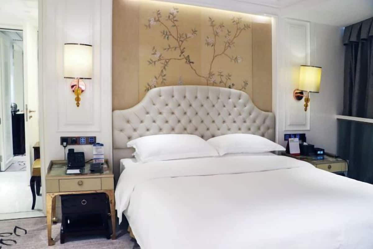 1 bedroom, minibar, in-room safe, desk
