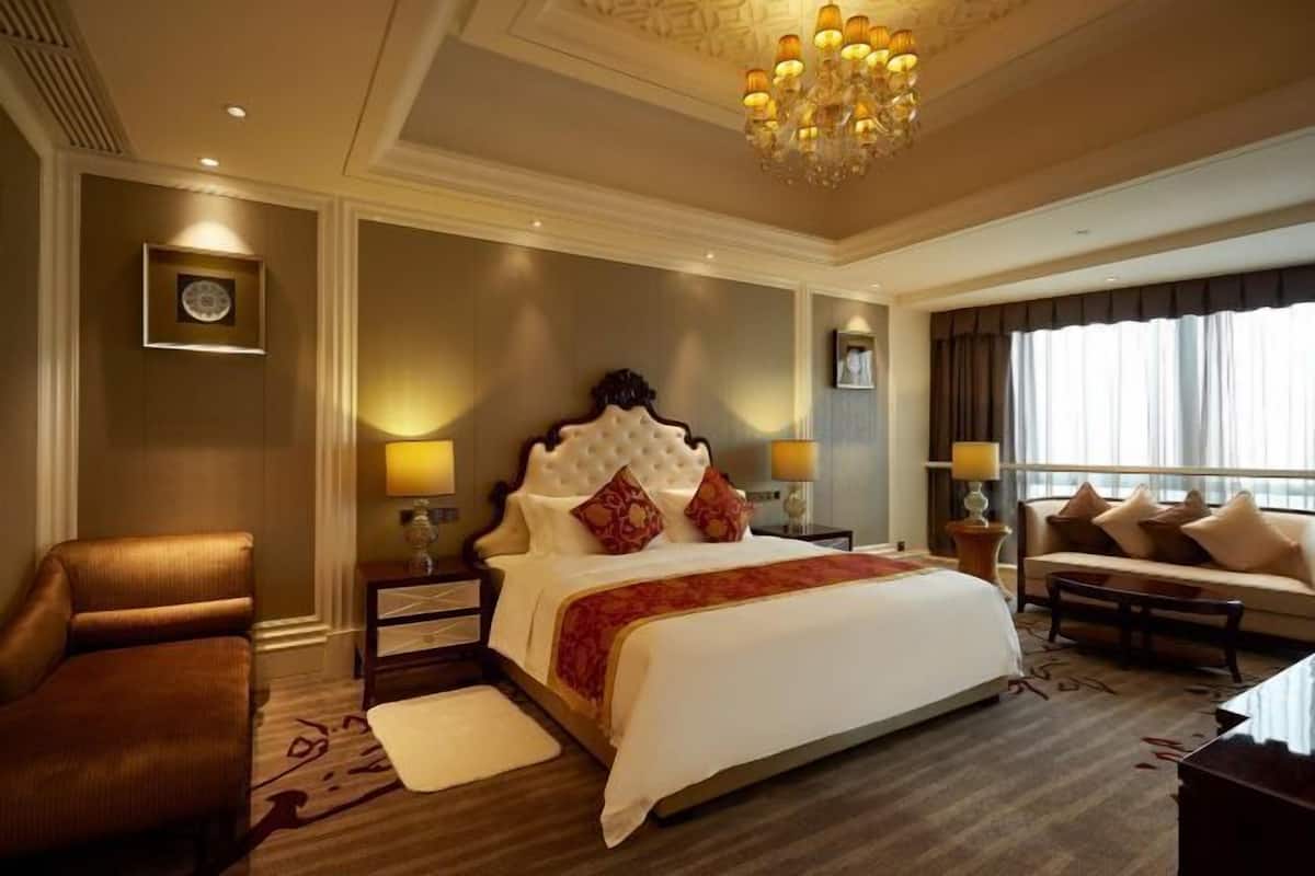 1 bedroom, minibar, in-room safe, desk