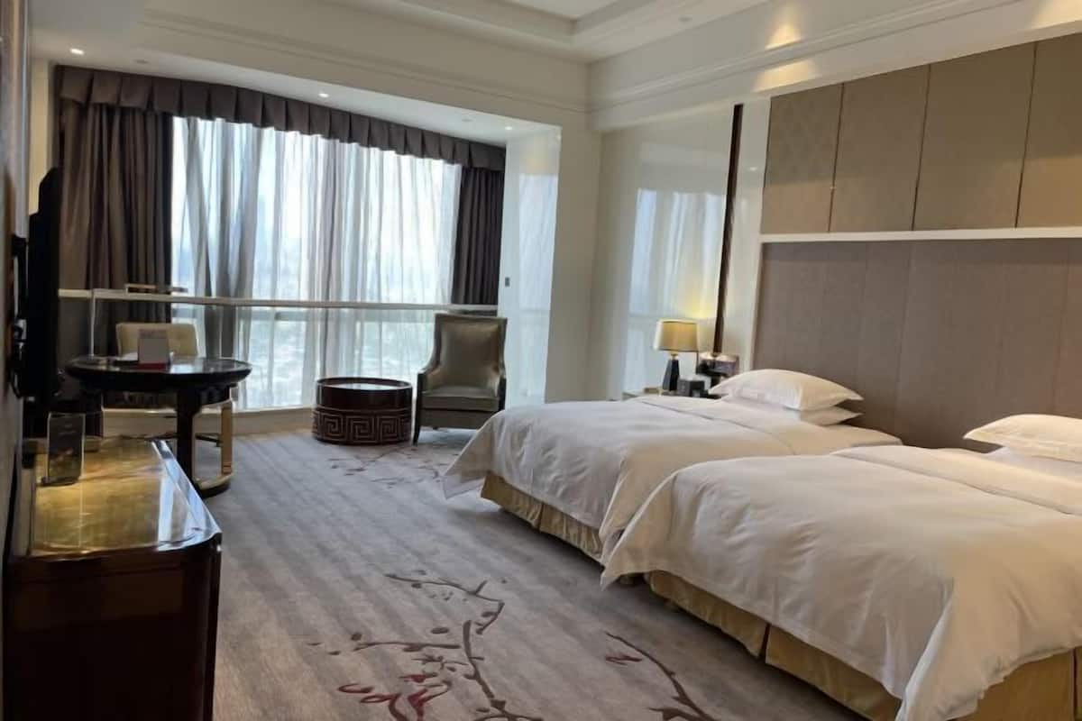 1 bedroom, minibar, in-room safe, desk