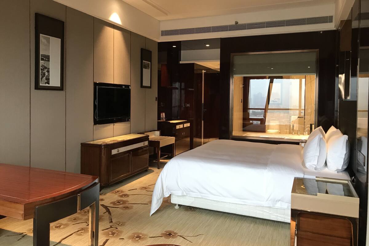 Superior Double Room | Minibar, in-room safe, desk, blackout curtains