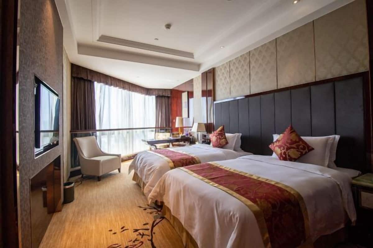 1 bedroom, minibar, in-room safe, desk