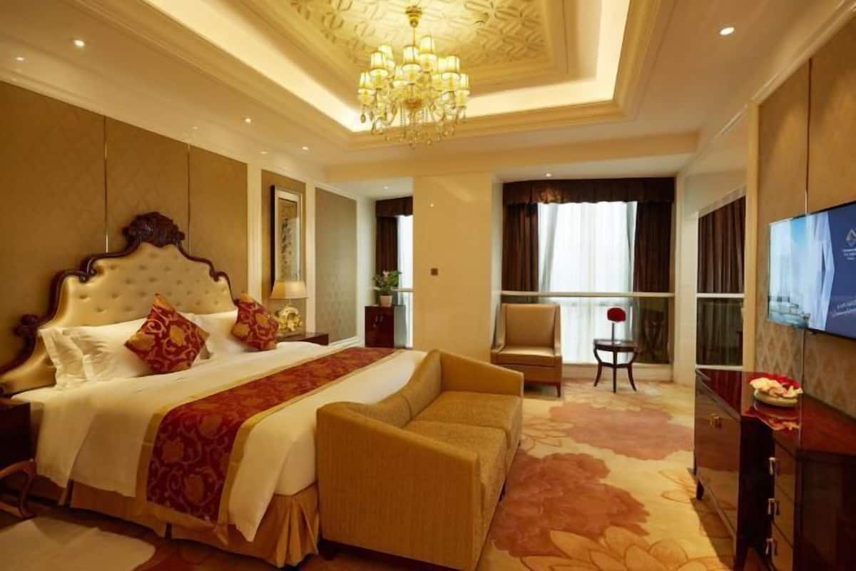 1 bedroom, minibar, in-room safe, desk