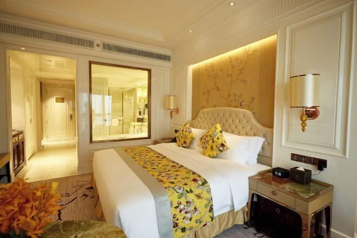 1 bedroom, minibar, in-room safe, desk