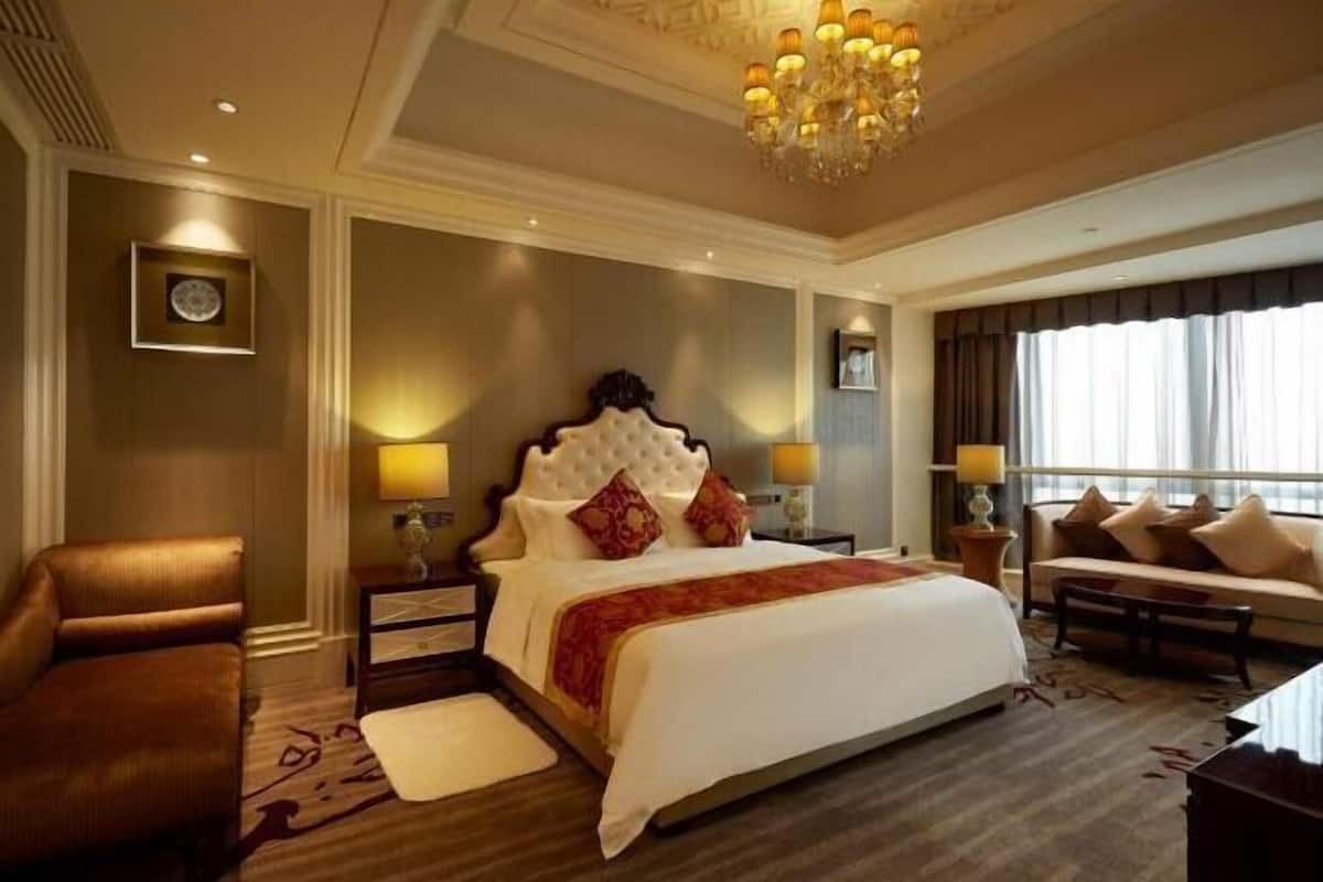1 bedroom, minibar, in-room safe, desk
