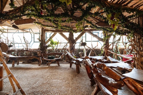 RedDoorz Plus near Strawberry Farm Baguio