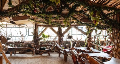 RedDoorz Plus near Strawberry Farm Baguio