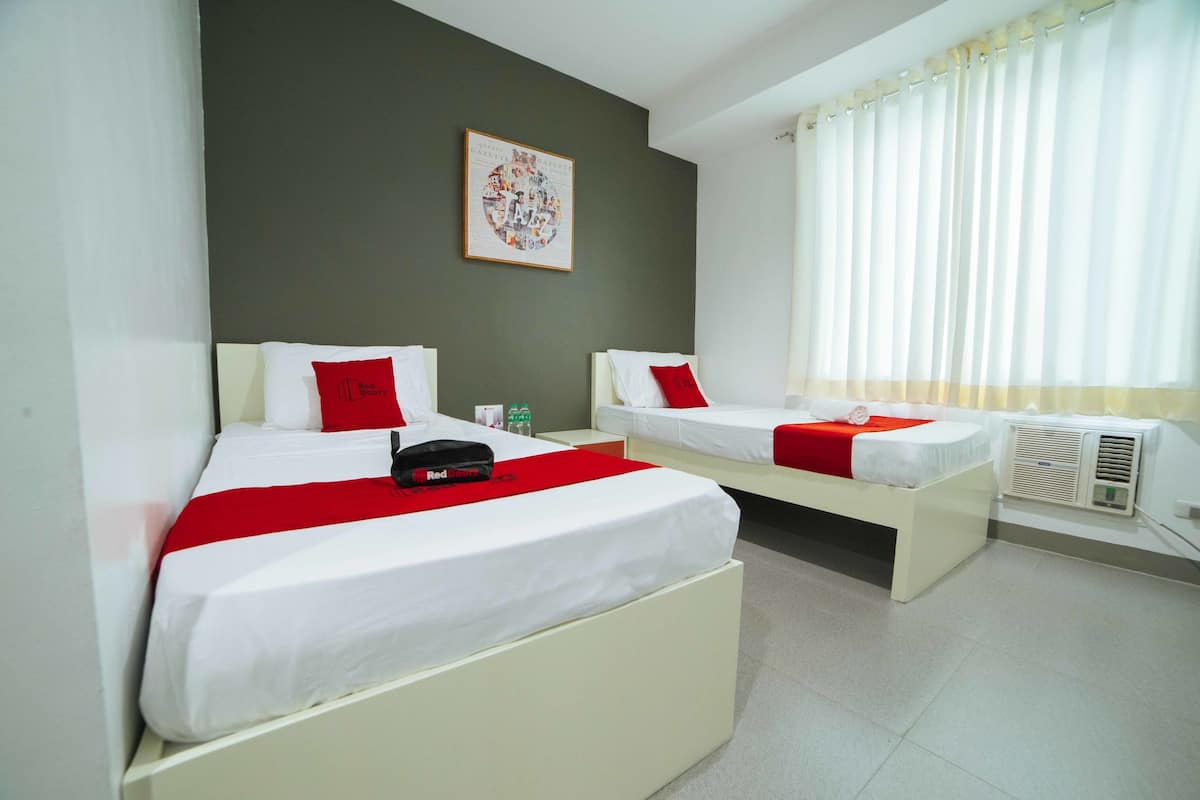 Twin kamer | Een bureau, gratis wifi, beddengoed