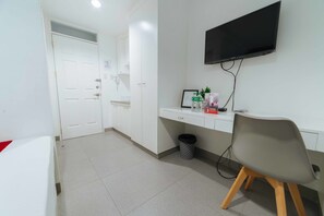 Interior detail - RedDoorz Plus @ Roxas Street Davao (Davao)