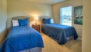 3 bedrooms, Internet, bed sheets - Whale of a Tale - Oyhut Bay Seaside Village (Ocean Shores)