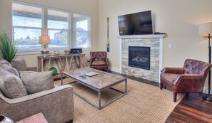 Smart TV, fireplace, DVD player