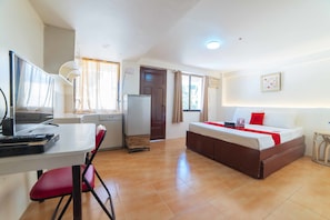 Studio | 1 bedroom, desk, free WiFi, bed sheets