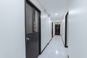 Interior detail - RedDoorz @ Ledesco Avenue Lapaz Iloilo (Iloilo)