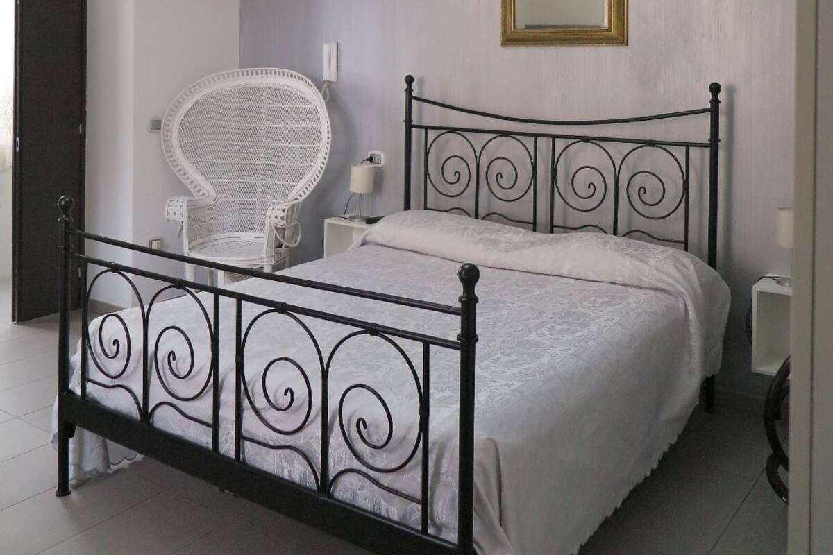 Decoración personalizada, muebles diferentes y escritorio