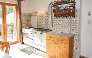 Kühlschrank, Herdplatte, Geschirrspüler