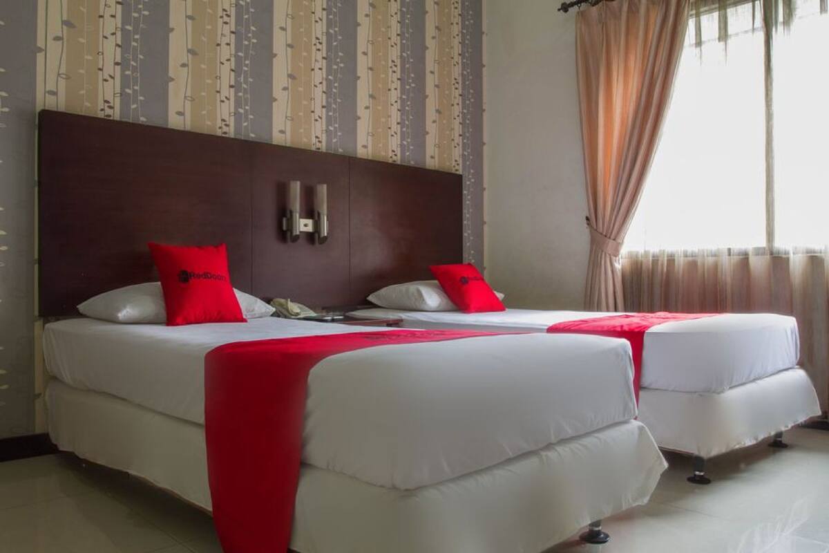 Double Room | Desk, free WiFi, bed sheets