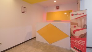 Lobby - Reddoorz Near ITC Mangga Dua (Jakarta)