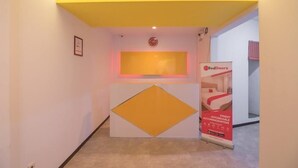 Lobby - Reddoorz Near ITC Mangga Dua (Jakarta)