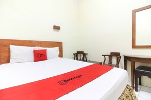 Double Room - RedDoorz near Kranggan Tugu Jogja (Yogyakarta)