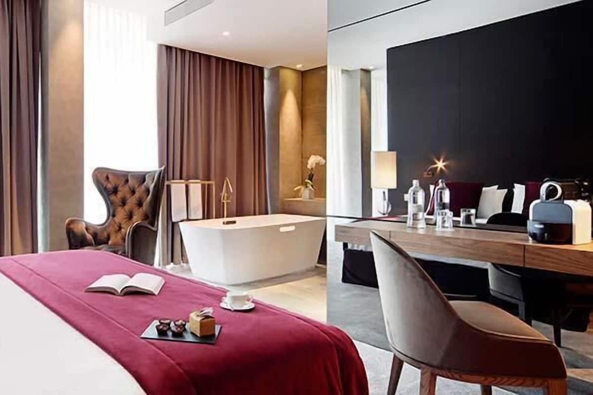 Grand Suite | 1 bedroom, down duvets, in-room safe, laptop workspace