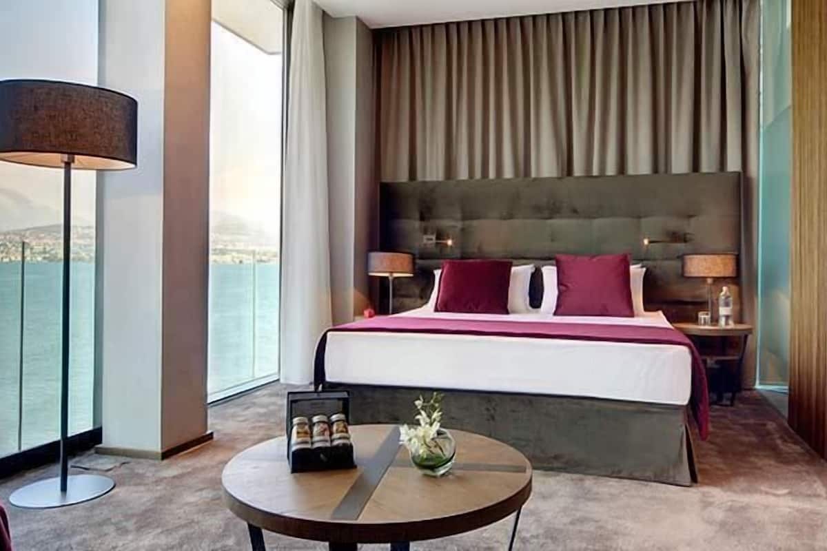 elite double room | 1 bedroom, down duvets, in-room safe, laptop workspace