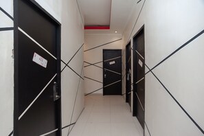 Hallway - RedDoorz Plus @ Kemayoran (Jakarta)