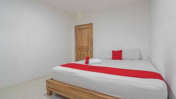 Meja kerja, Wi-Fi gratis, dan seprai linen