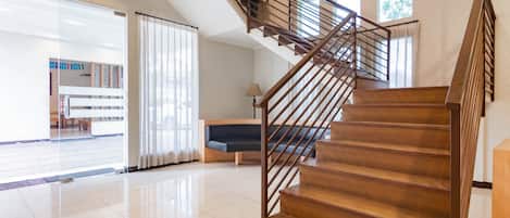 Sittområde i lobbyn