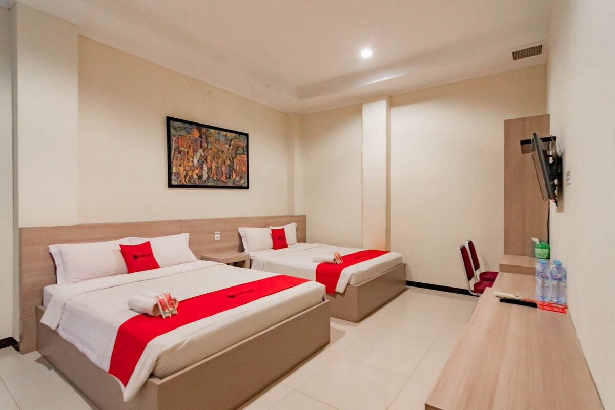 Standard Suite | 1 bedroom, desk, free WiFi, bed sheets