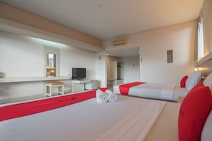 家庭房 | 办公桌、免费 WiFi、床单