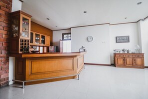 Interior - RedDoorz Syariah near Gelora Delta Sidoarjo (Sidoarjo)