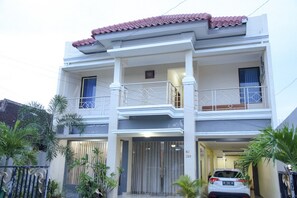 Exterior - RedDoorz Syariah near Jogja City Mall 2 (Pogung Lor)