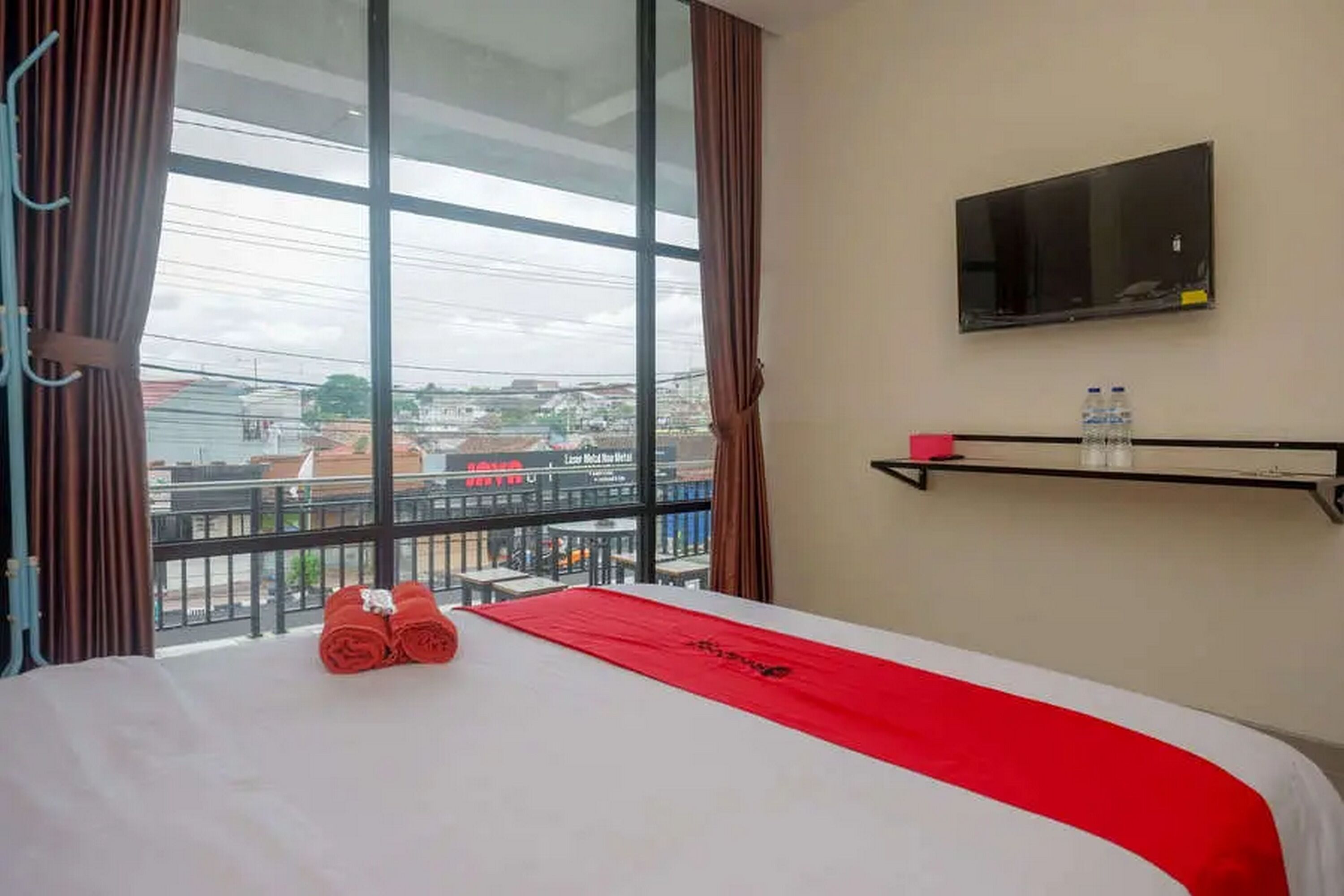 Photo - Sans Hotel Mataram Malioboro