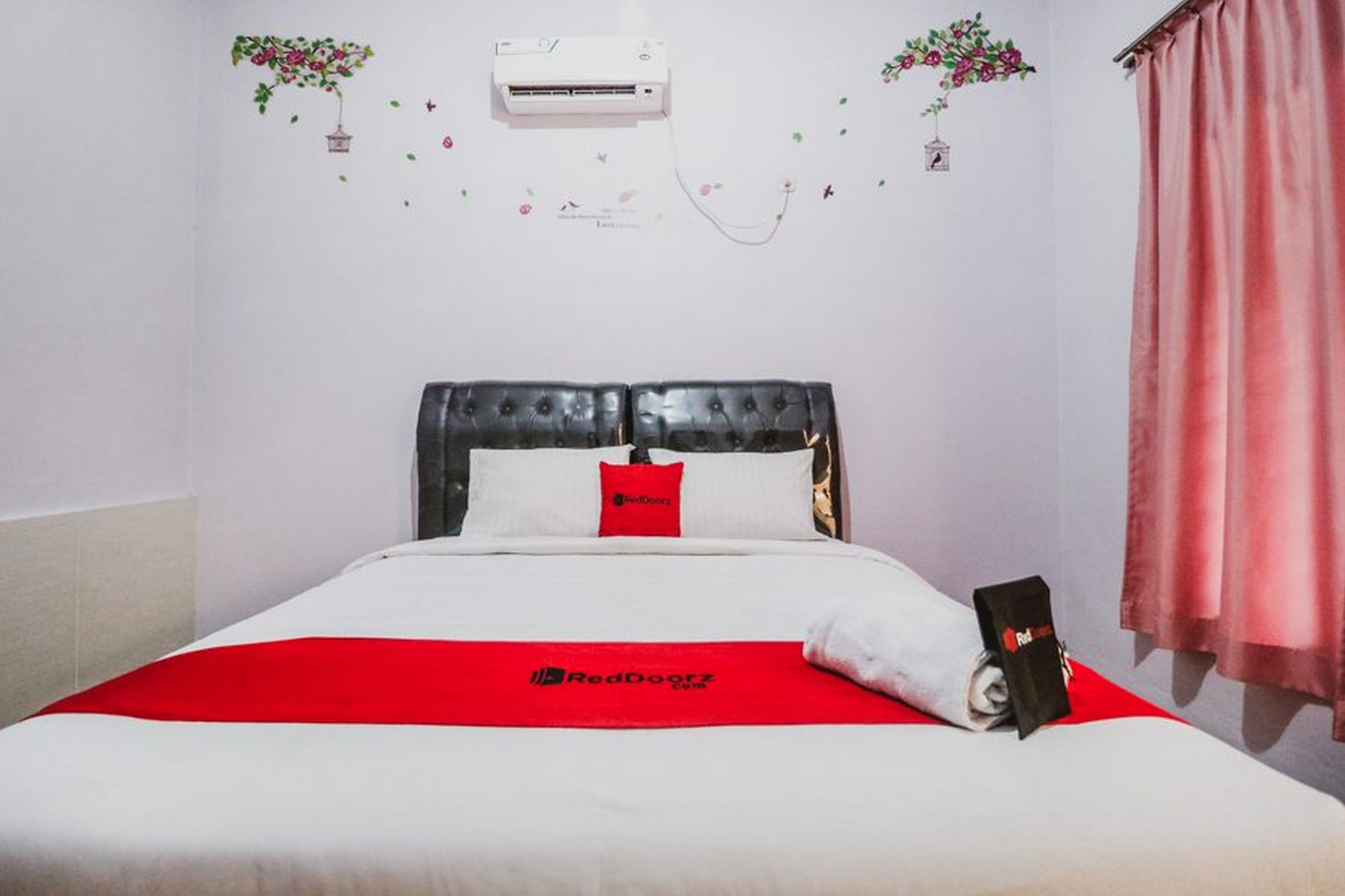 Foto - RedDoorz near Millennium ICT Center Medan