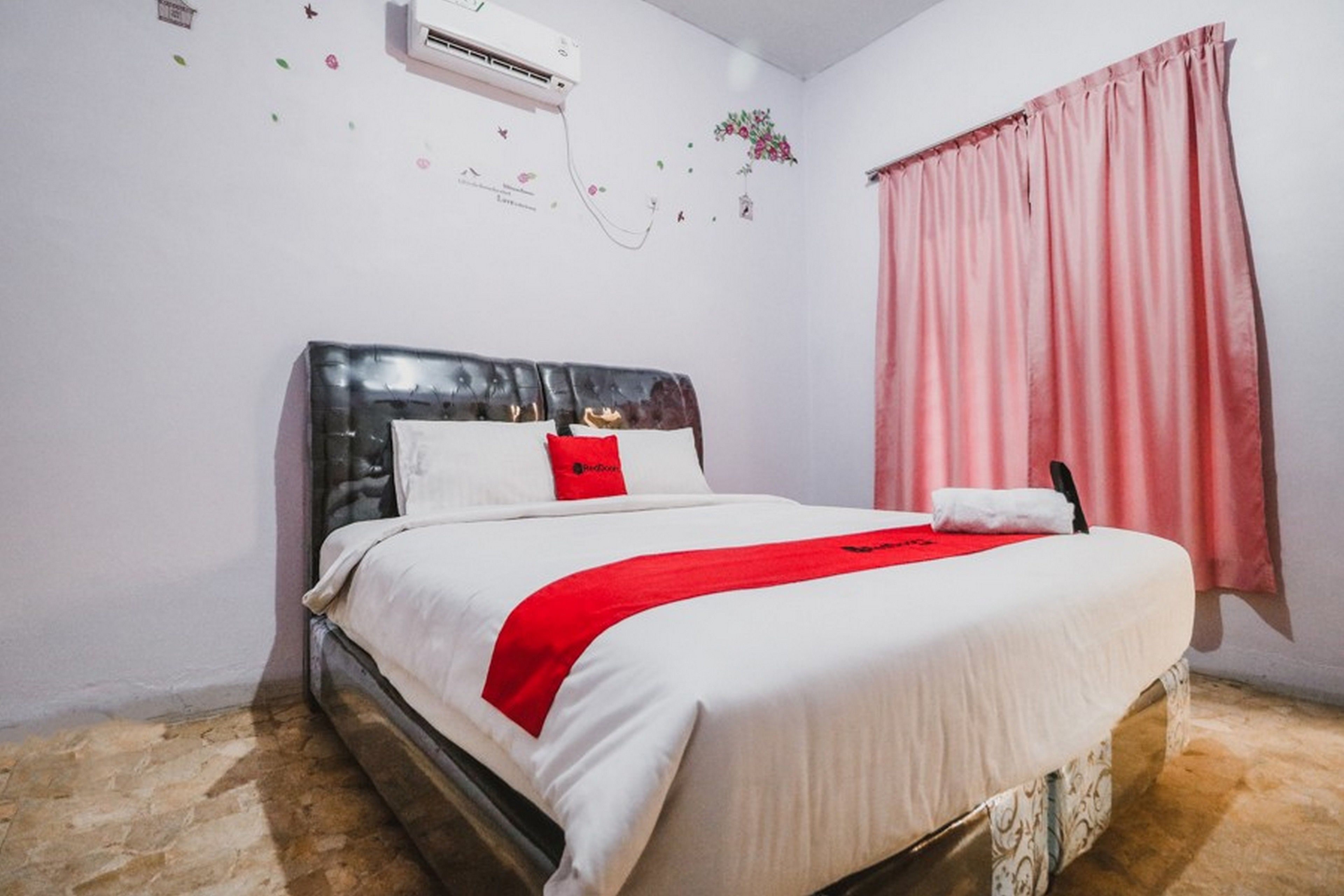 Foto - RedDoorz near Millennium ICT Center Medan