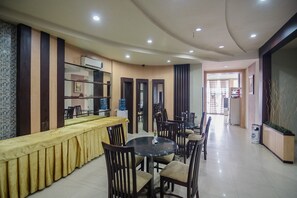 Interior - RedDoorz Plus near Simpang Rimbo Jambi (Jambi)