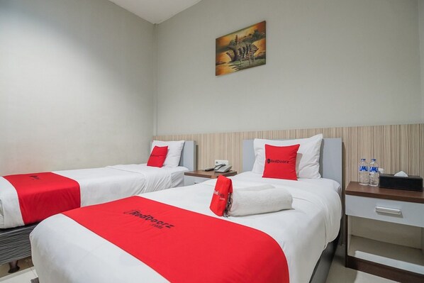Chambre avec lits jumeaux | Bureau, Wi-Fi gratuit, draps fournis