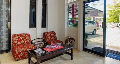 RedDoorz Syariah near Universitas Negeri Padang